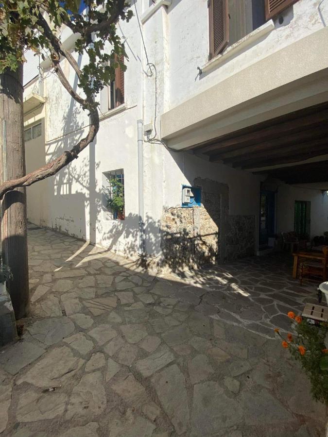 Giannis-kleopatra House 1 *