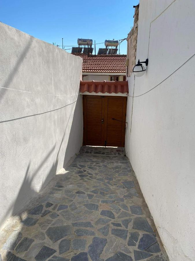 Giannis-kleopatra House 1 *